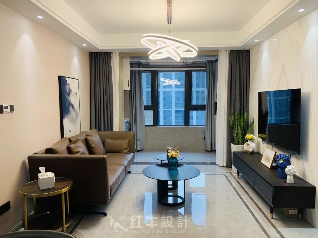 最美畢業(yè)照 ④--保利國際社區(qū)96㎡現(xiàn)代風(fēng)格“成品家”！01客廳