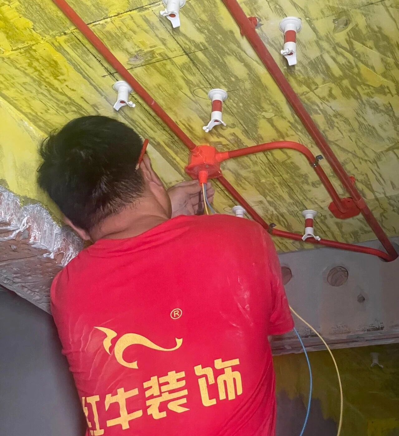 設計師工地巡檢，用腳步丈量細節(jié)，護航效果完美落地！03